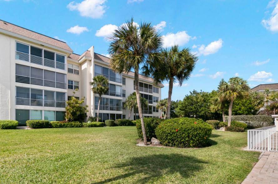 605 SUTTON PL #102, Longboat Key, FL 34228