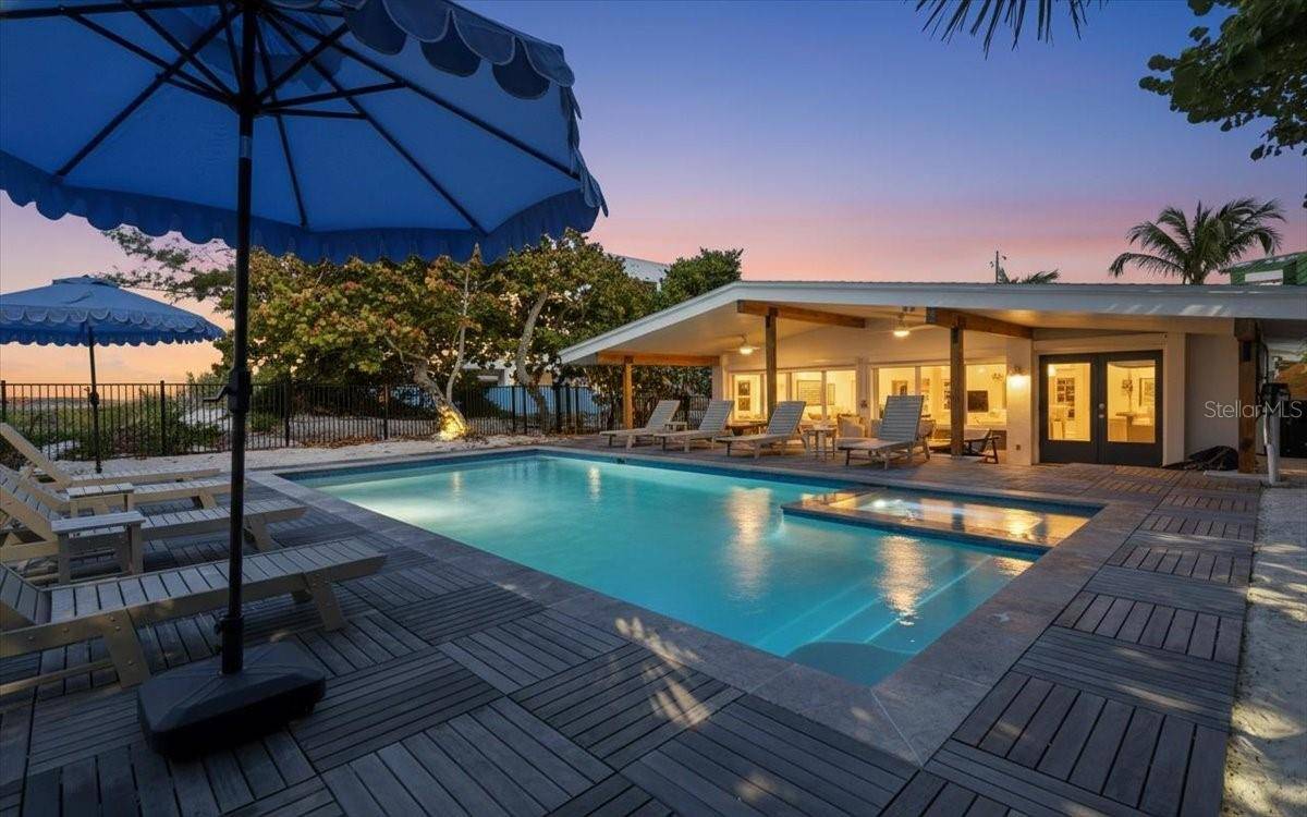 102 TUNA ST, Anna Maria, FL 34216