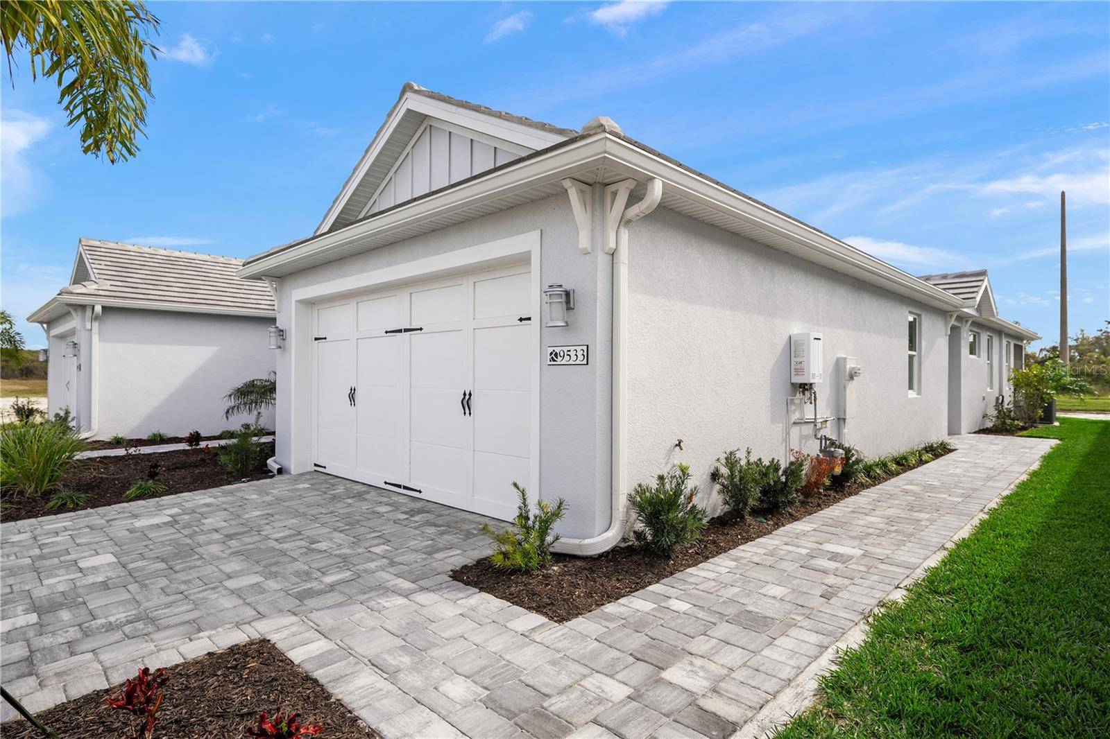 9533 LUNAR DOVE DR, Sarasota, FL 34240