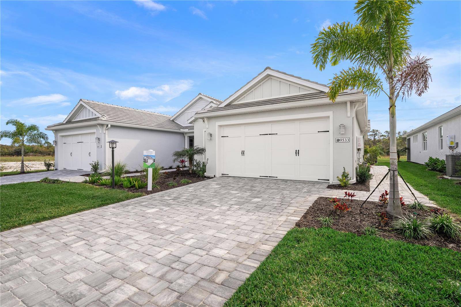9533 LUNAR DOVE DR, Sarasota, FL 34240