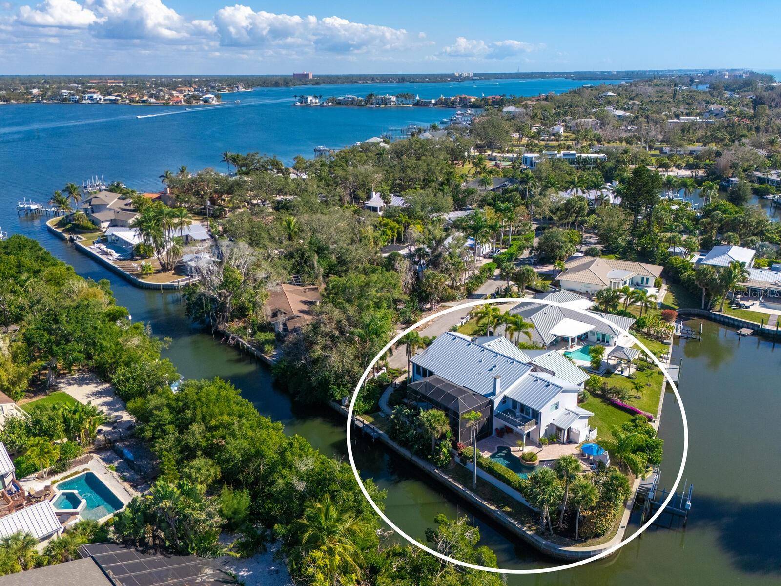 6934 BELGRAVE DR, Siesta Key, FL 34242