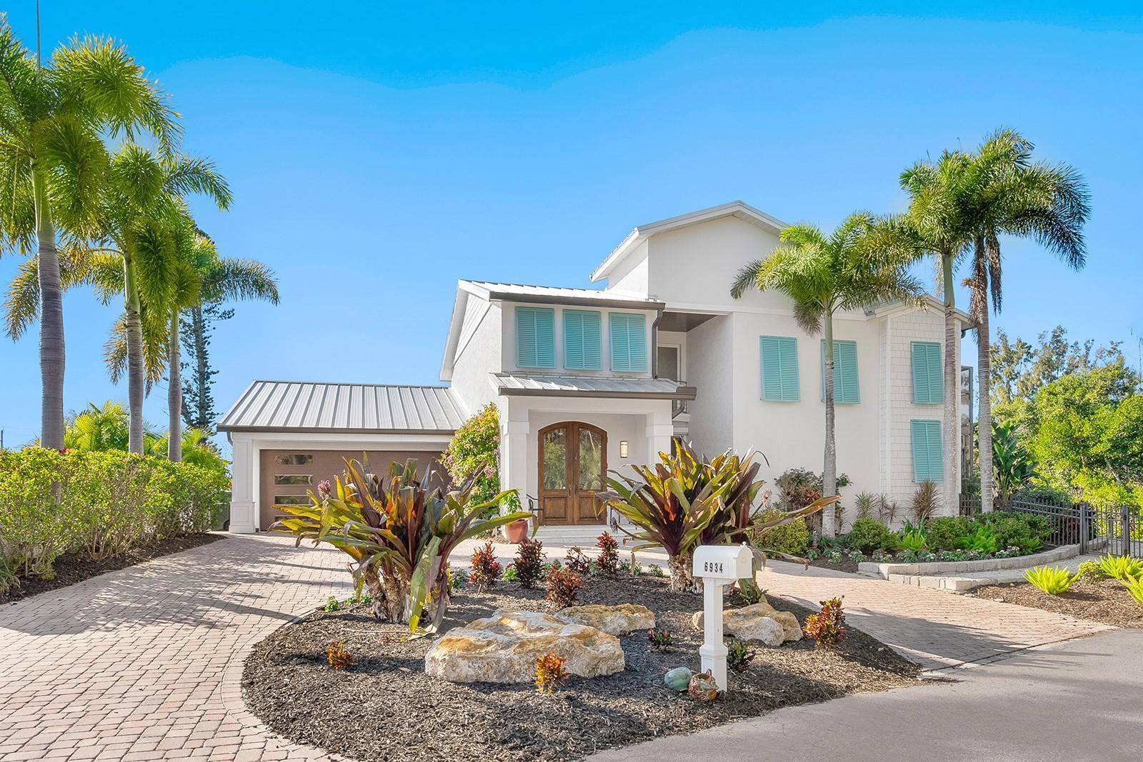 6934 BELGRAVE DR, Siesta Key, FL 34242