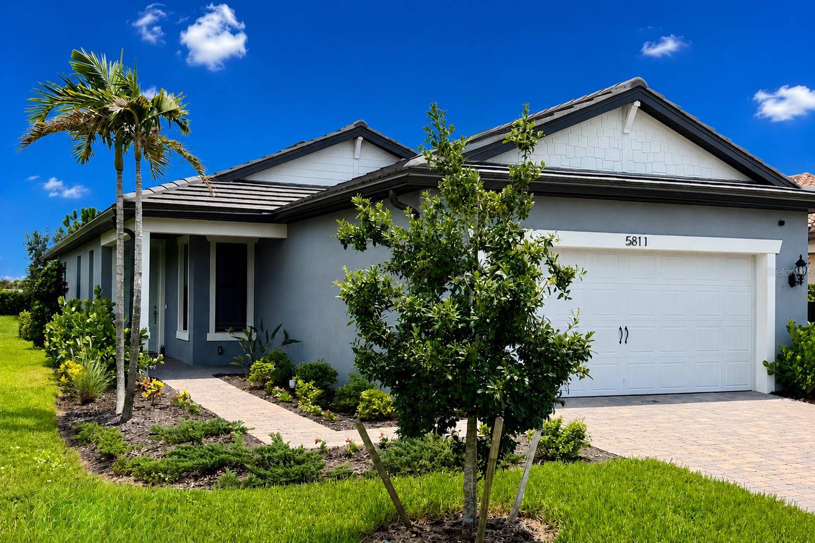 5811 SILVERSIDE PINE CT, Lakewood Ranch, FL 34211
