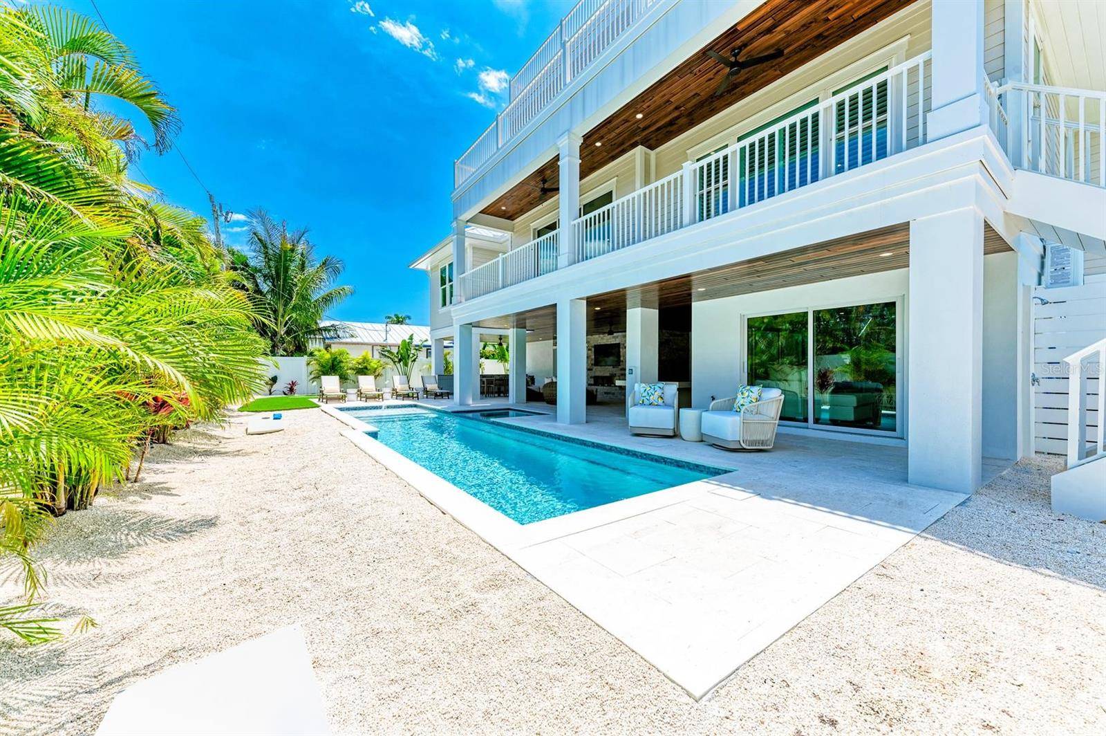 215 83RD ST, Holmes Beach, FL 34217