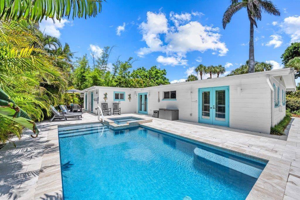 3360 HIGEL AVE, Sarasota, FL 34242