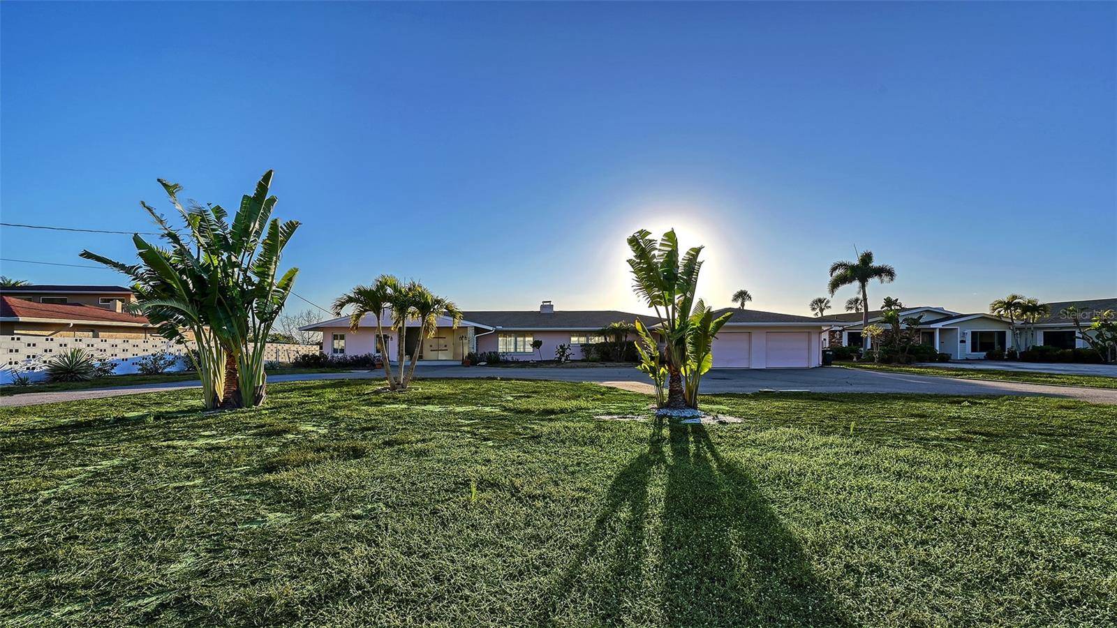 7322 WESTMORELAND DR, Sarasota, FL 34243