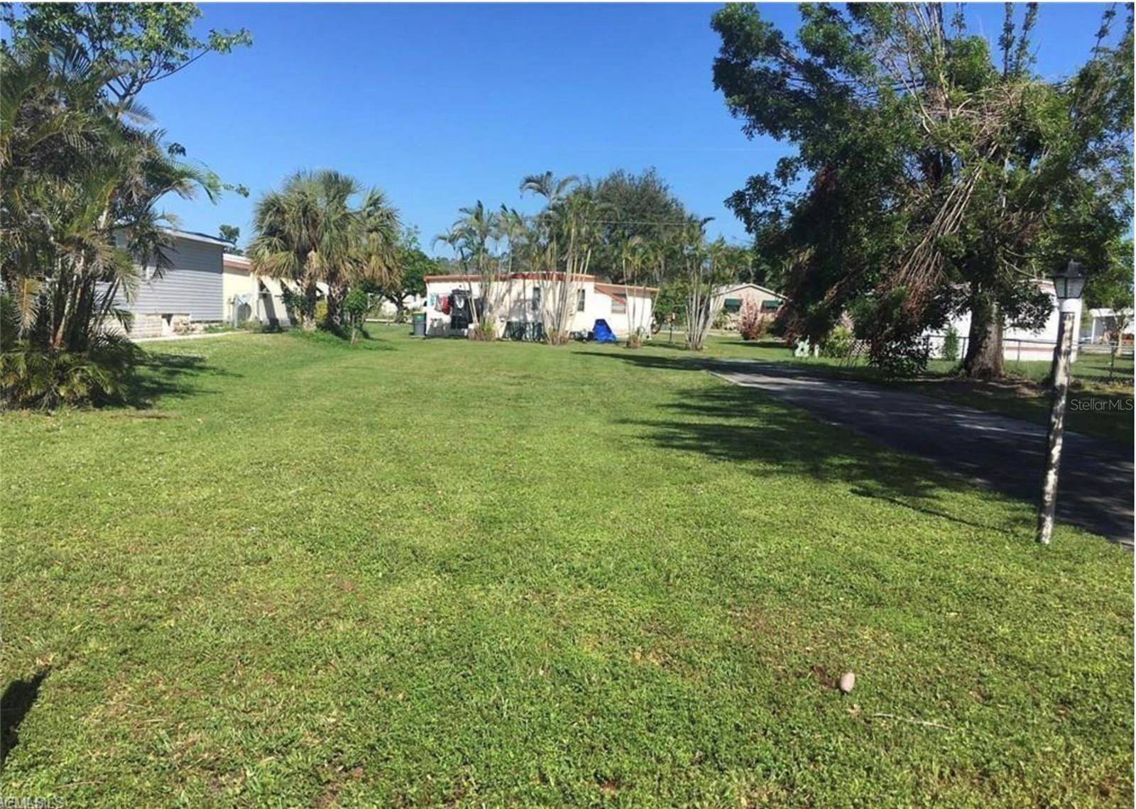 171 PINE KEY LN #28, Naples, FL 34114