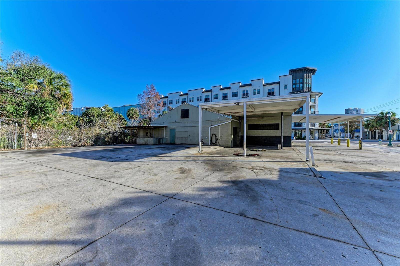 400 W CENTRAL AVE, Sarasota, FL 34236
