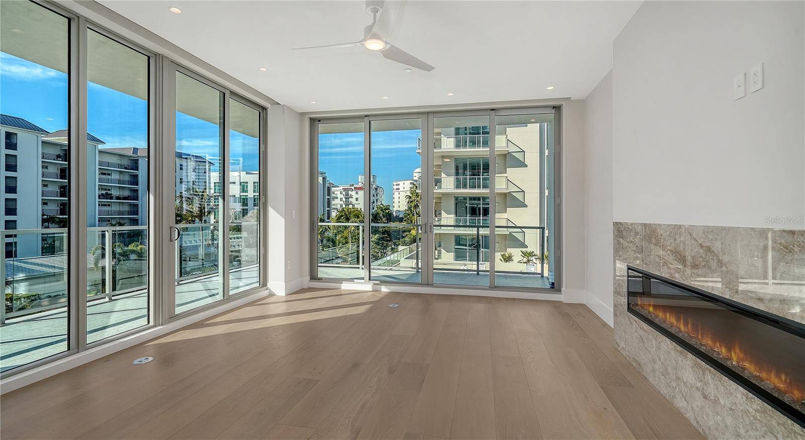 223 GOLDEN GATE PT #302, Sarasota, FL 34236