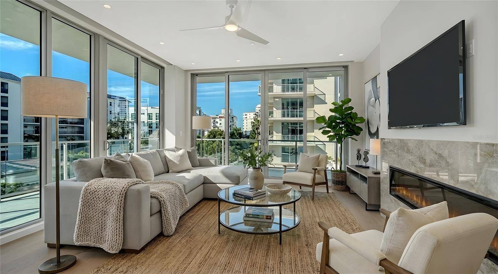 223 GOLDEN GATE PT #302, Sarasota, FL 34236