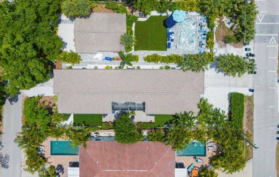 2051 ROSELAWN ST, Sarasota, FL 34231