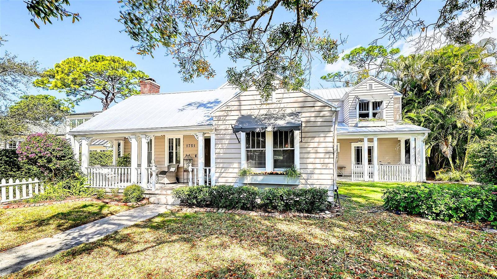1751 FLOYD ST, Sarasota, FL 34239