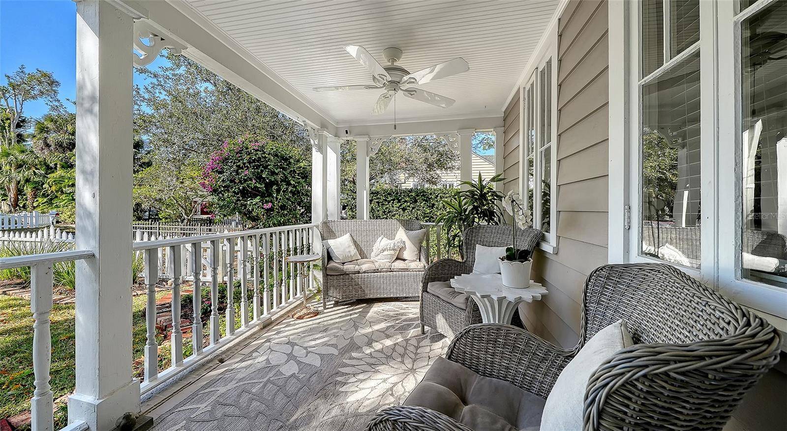 1751 FLOYD ST, Sarasota, FL 34239