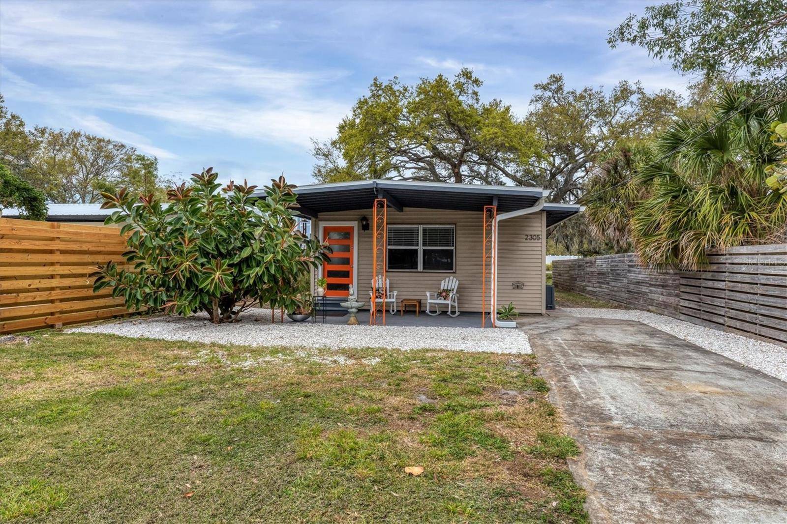 2305 NOVUS ST, Sarasota, FL 34237