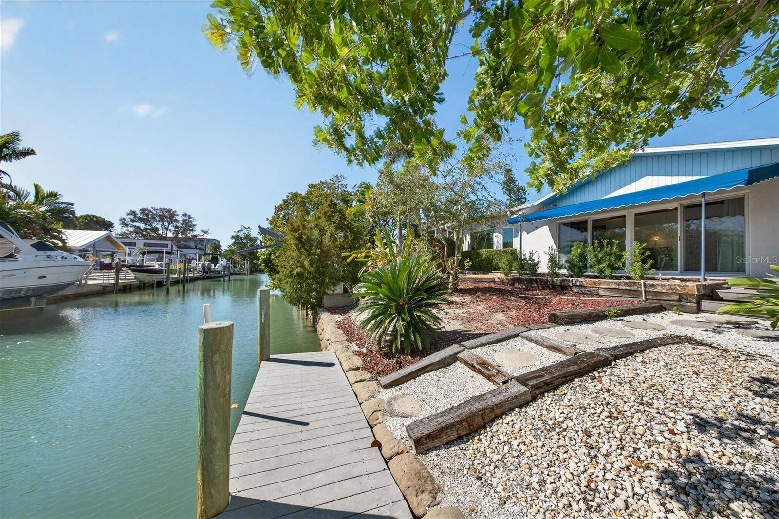 550 DE NARVAEZ DR, Longboat Key, FL 34228