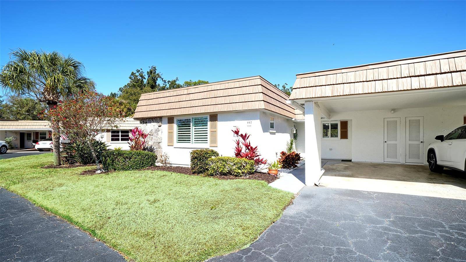 5469 RIVERBLUFF CIR #42, Sarasota, FL 34231