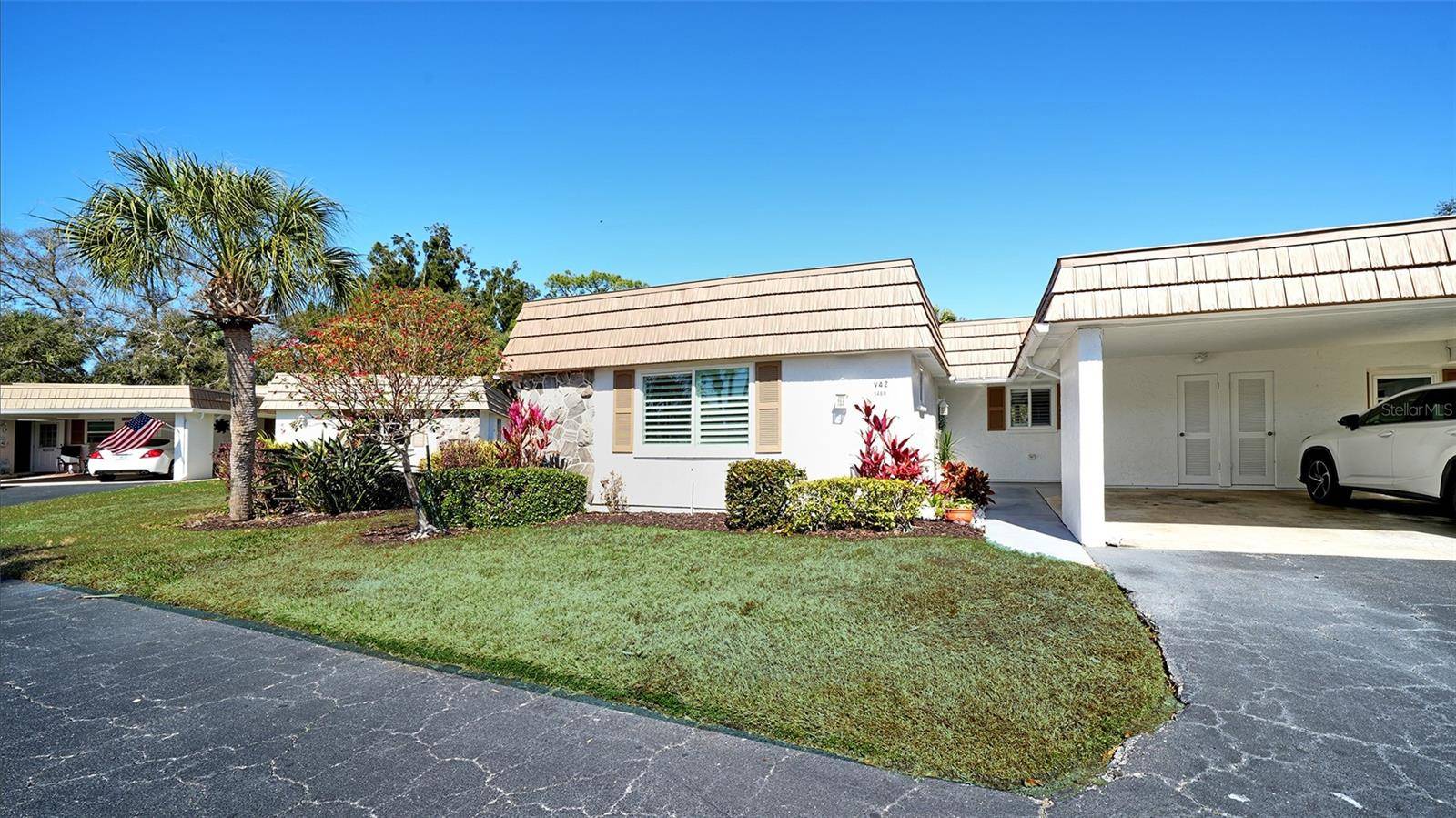 5469 RIVERBLUFF CIR #42, Sarasota, FL 34231
