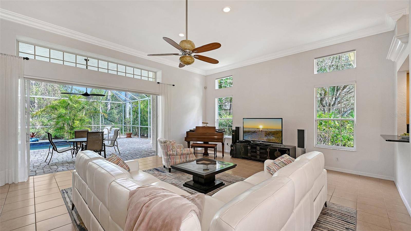 7318 WINDEMERE LN, University Park, FL 34201