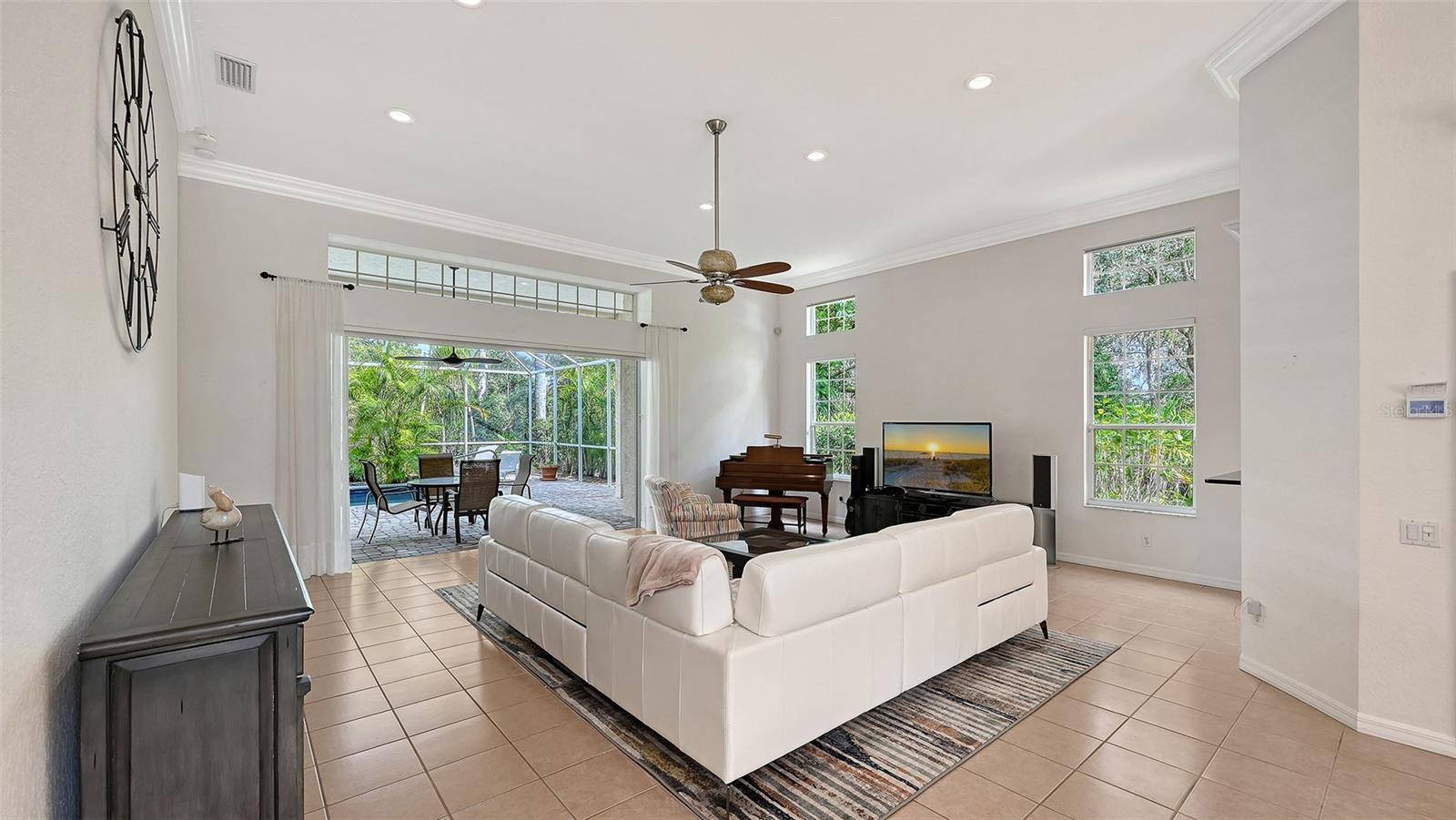 7318 WINDEMERE LN, University Park, FL 34201