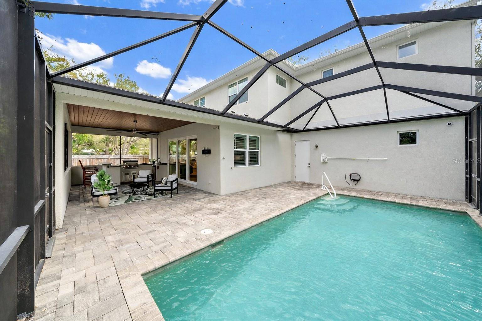 2207 WISTERIA ST, Sarasota, FL 34239