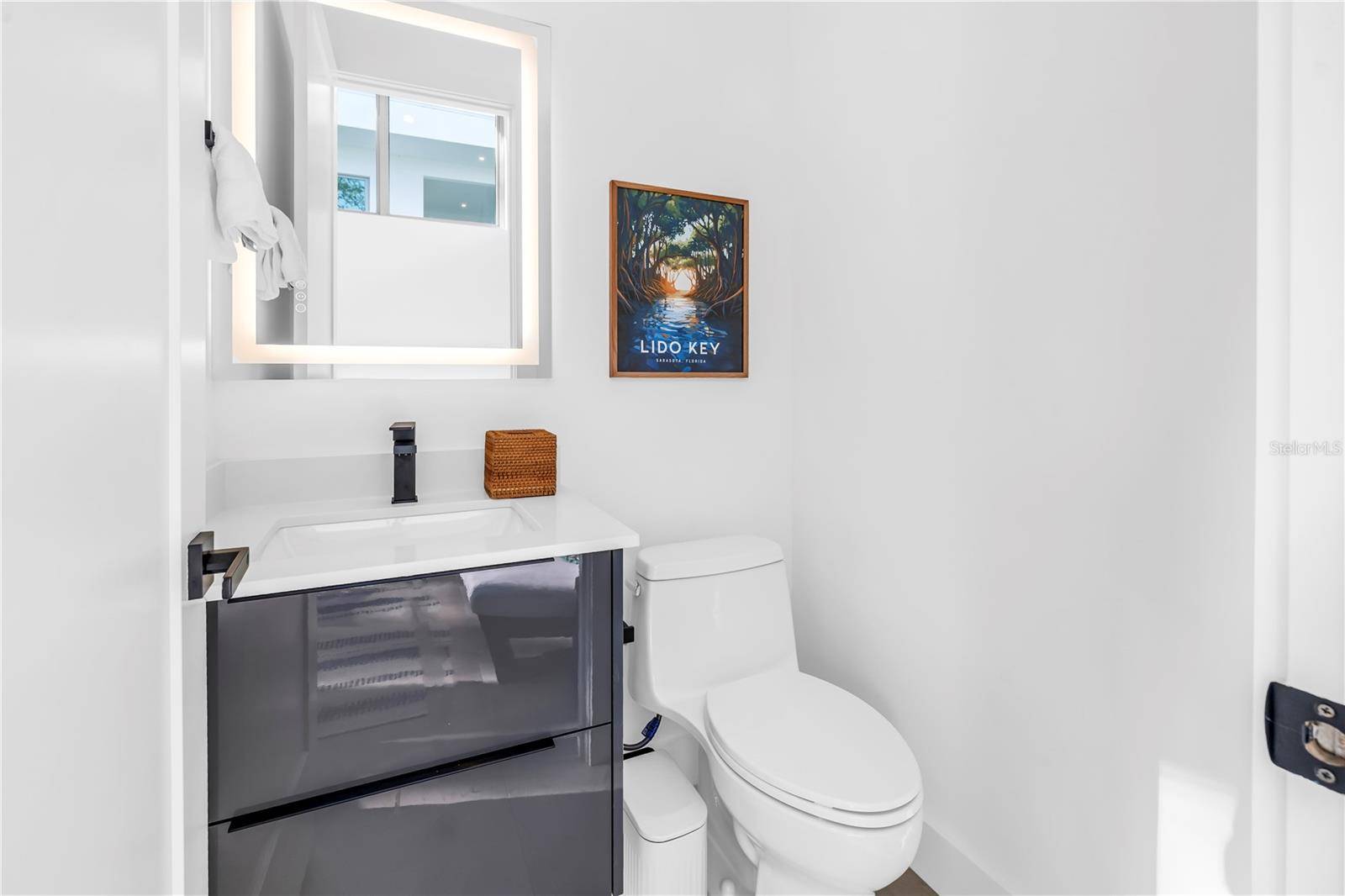 2564 ARLINGTON ST, Sarasota, FL 34239