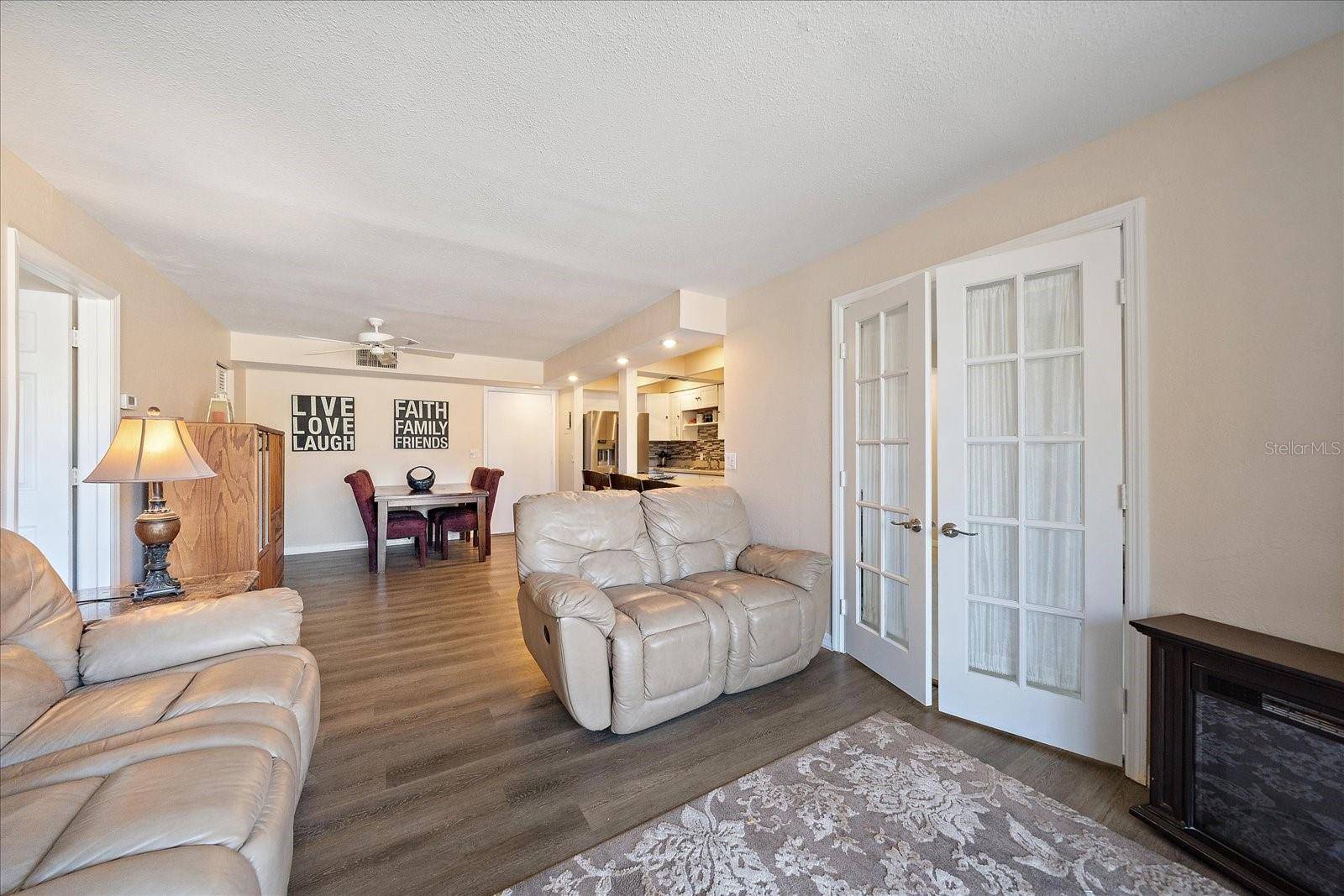 519 ALBEE FARM RD #111, Venice, FL 34285