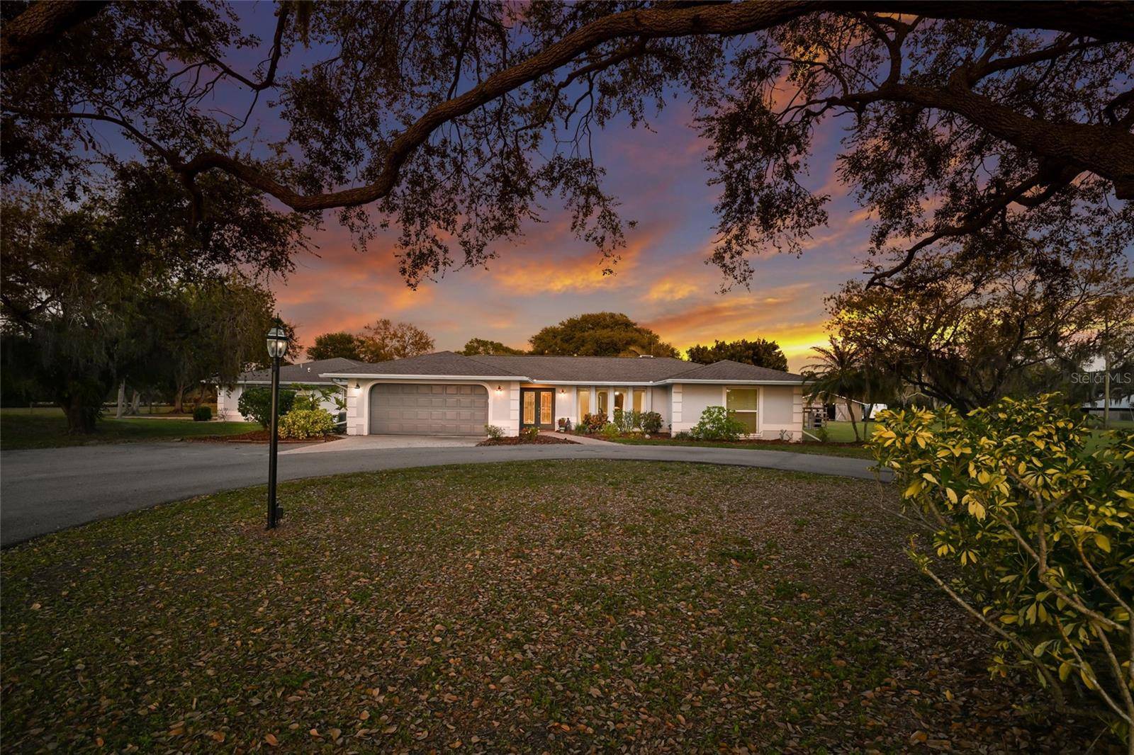 1516 FOX CREEK DR, Sarasota, FL 34240