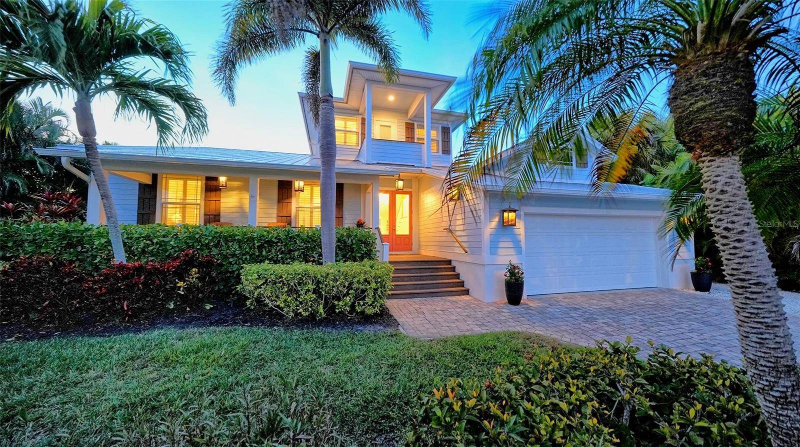 605 N POINT DR, Holmes Beach, FL 34217