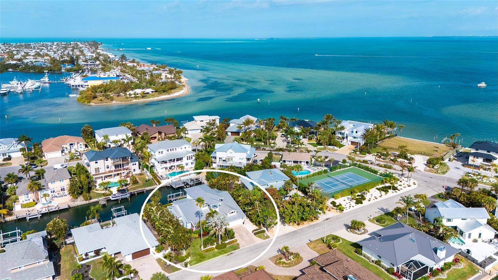 605 N POINT DR, Holmes Beach, FL 34217