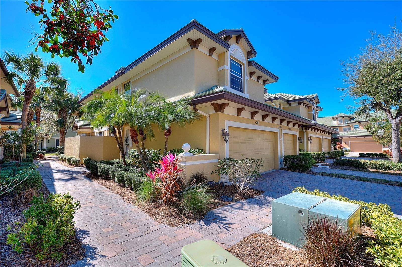 6508 MOORINGS POINT CIR #201, Lakewood Ranch, FL 34202