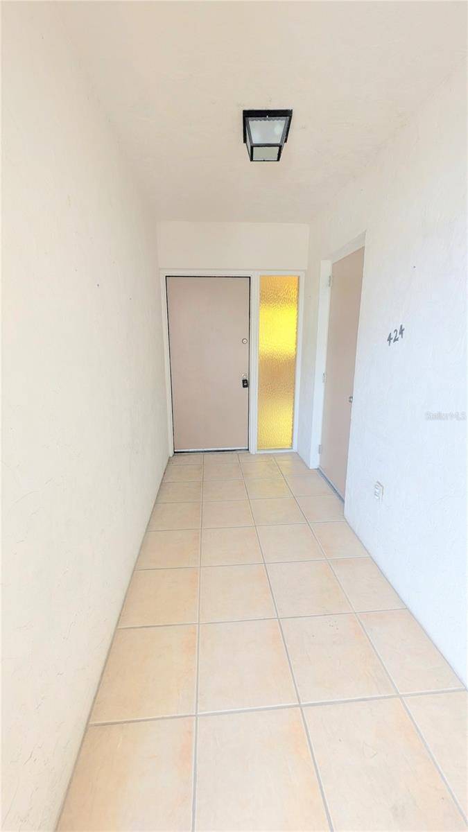 360 BASE AVE E #424, Venice, FL 34285