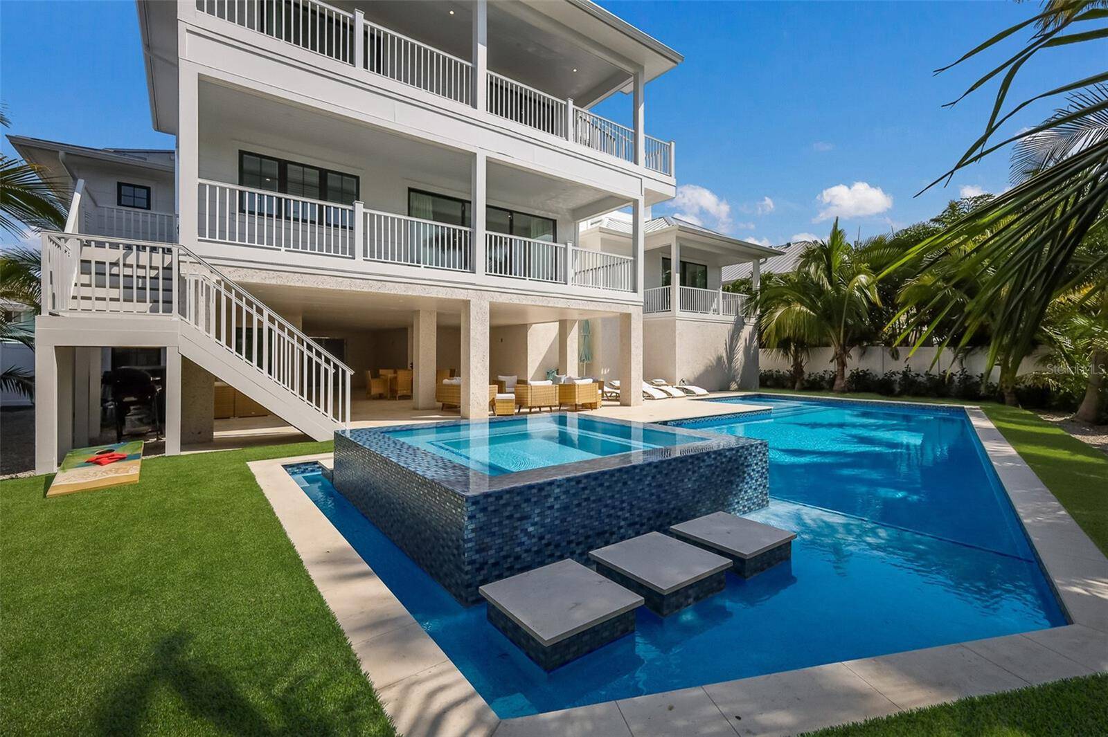 227 S HARBOR DR, Holmes Beach, FL 34217