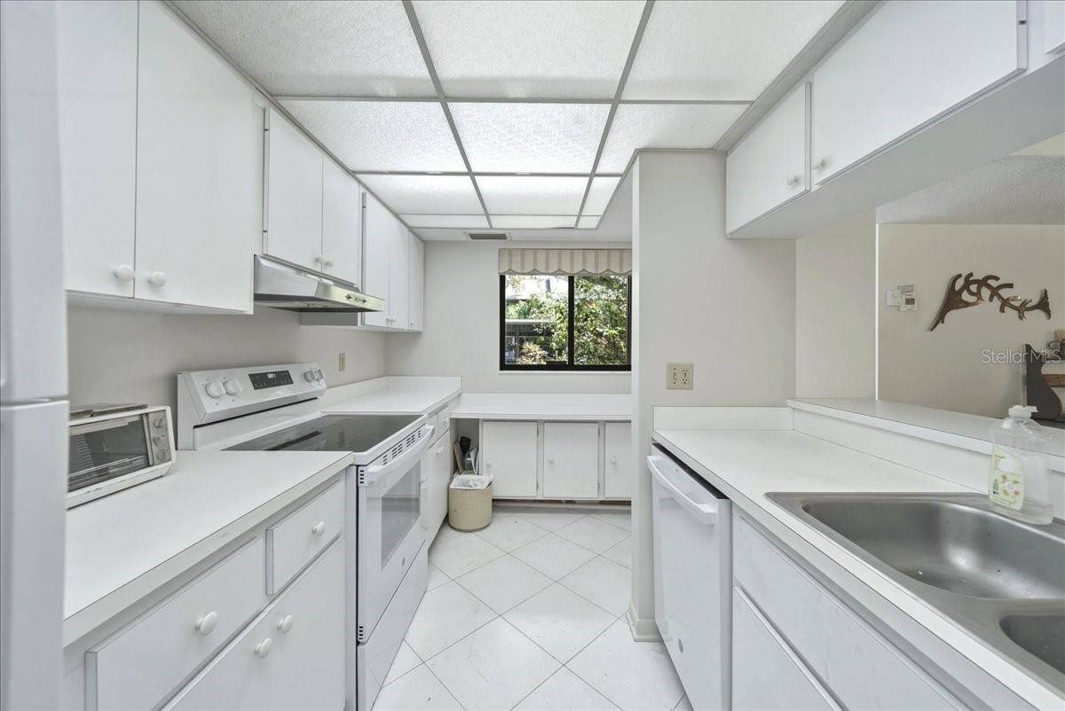 1711 PELICAN COVE RD #341, Sarasota, FL 34231