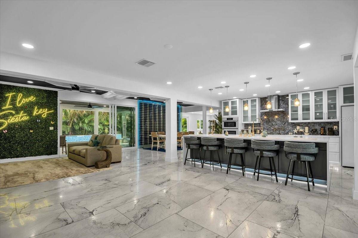 5624 CAPE LEYTE DR, Sarasota, FL 34242