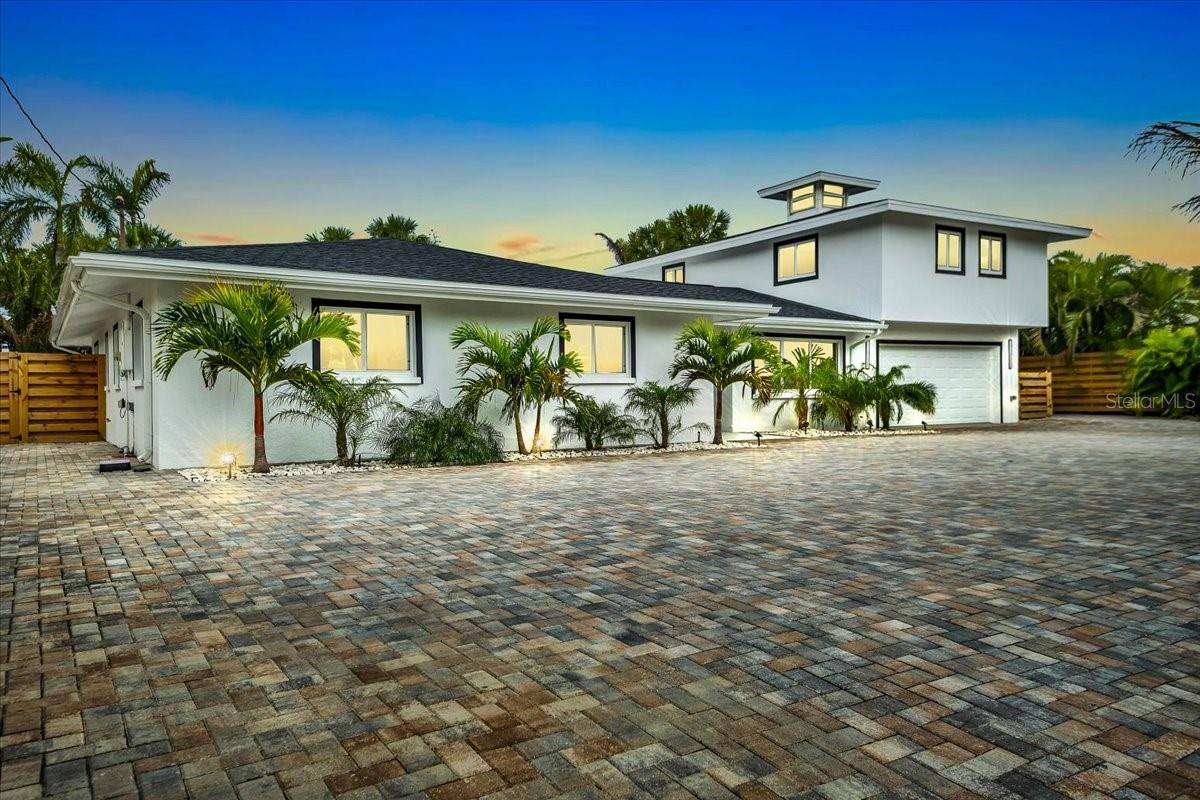 5624 CAPE LEYTE DR, Sarasota, FL 34242
