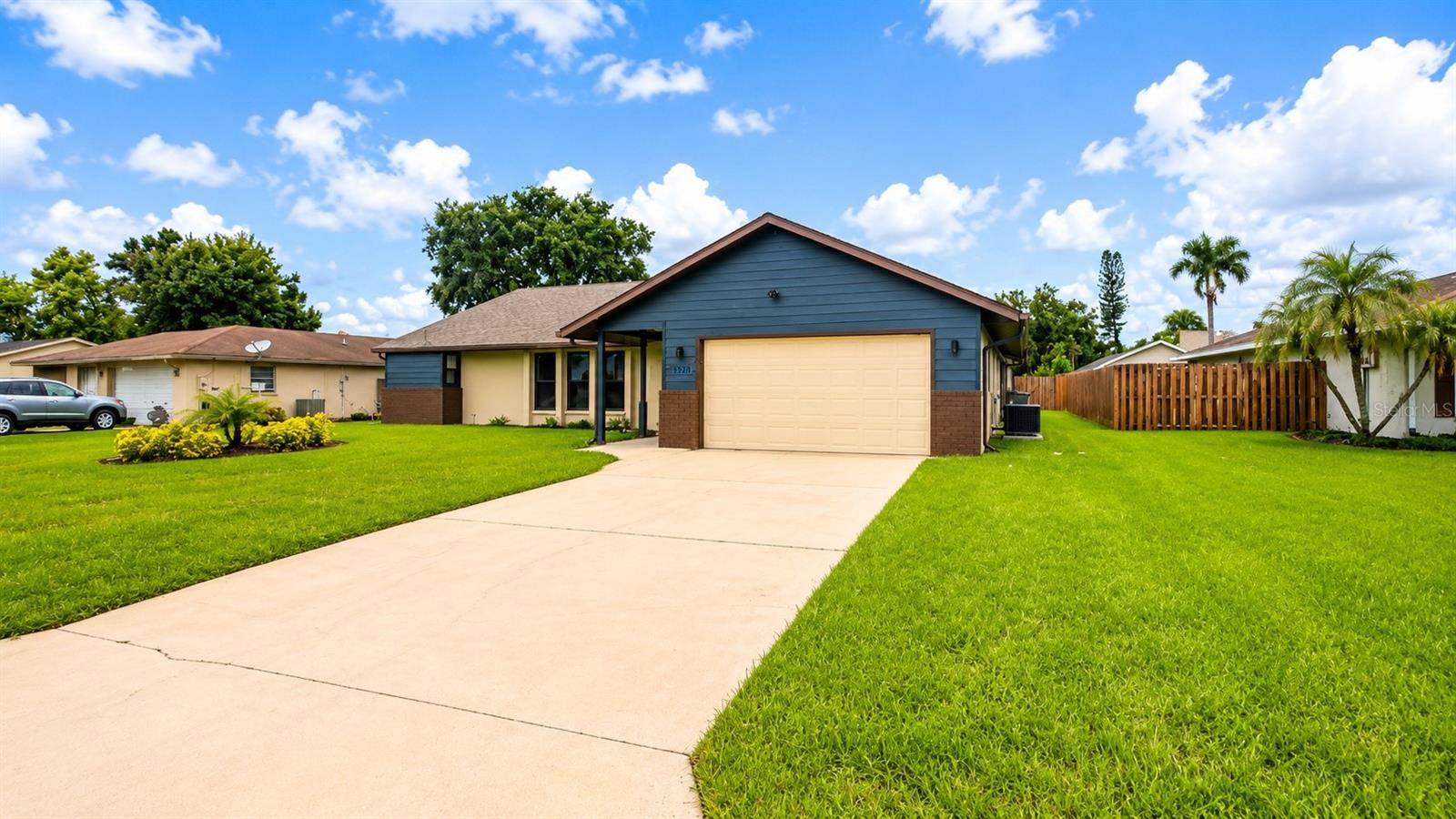 1526 GEORGETOWNE LN, Sarasota, FL 34232