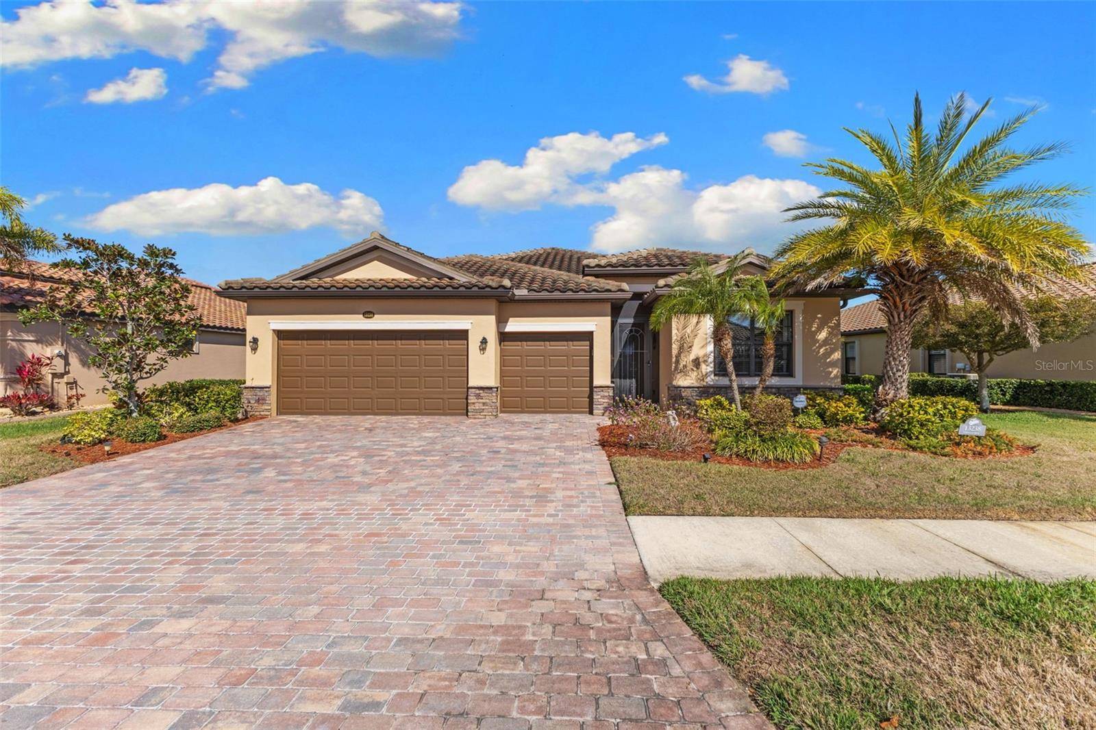 13238 FAMIGLIA DR, Venice, FL 34293