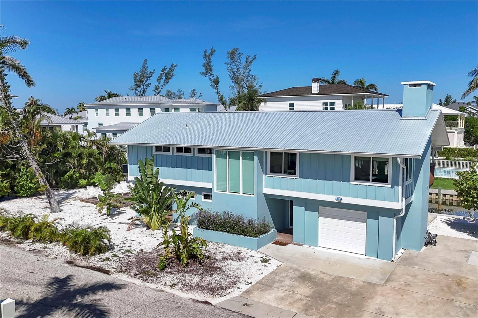 825 TARAWITT DR, Longboat Key, FL 34228