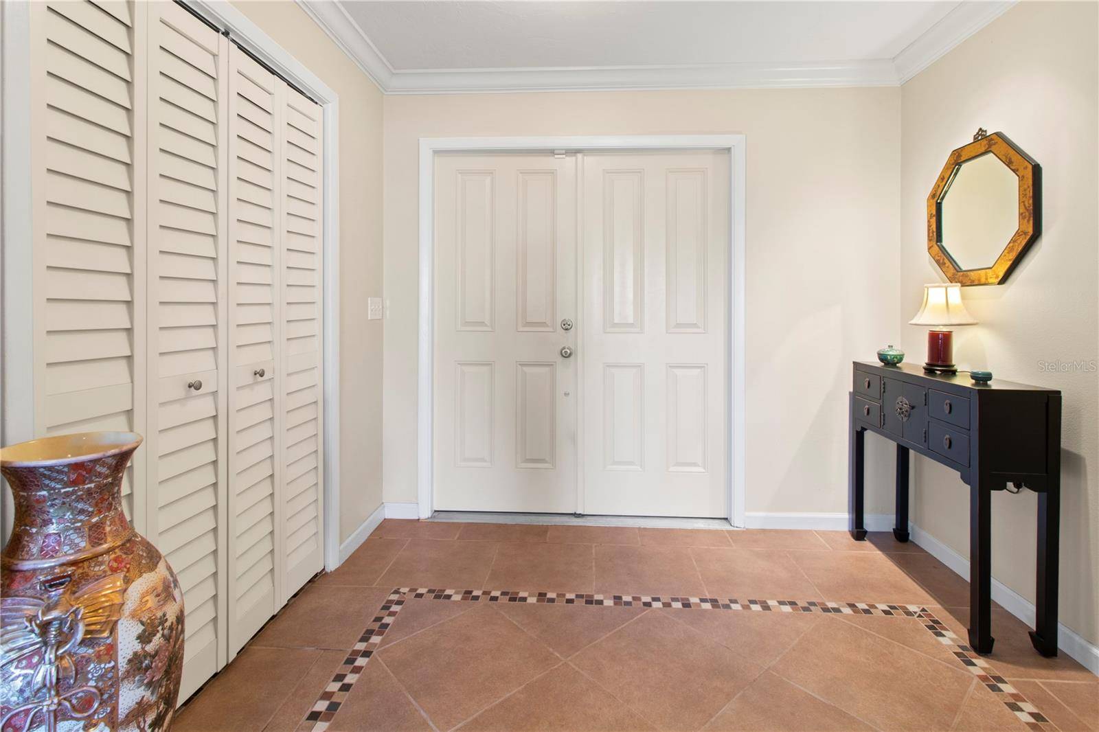 7926 CYPRESS LAKE DR, Sarasota, FL 34243