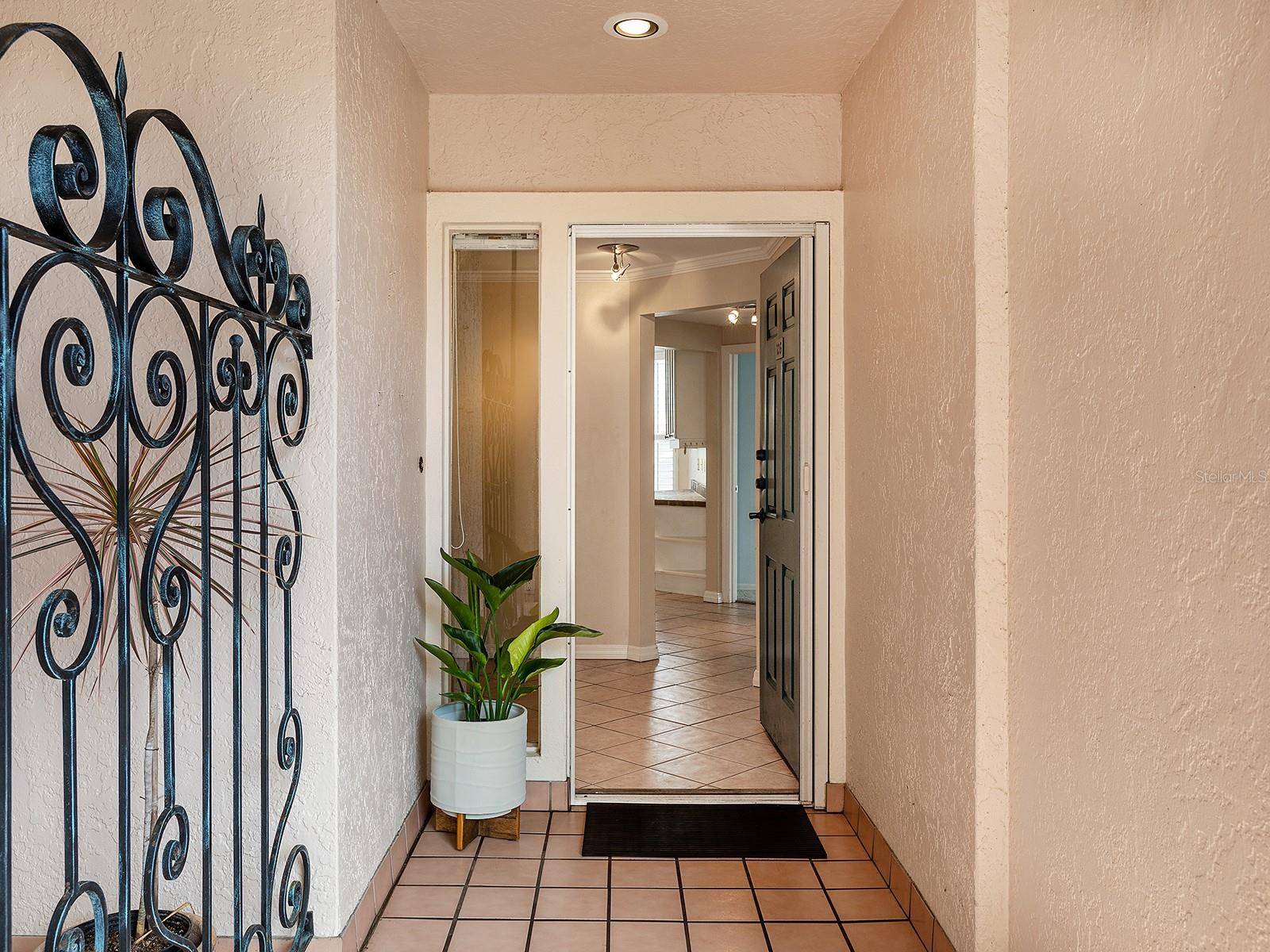 5420 EAGLES POINT CIR #106, Sarasota, FL 34231