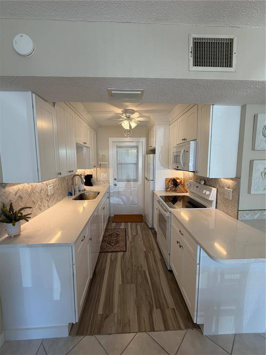 3808 GULF OF MEXICO DR #E105, Longboat Key, FL 34228