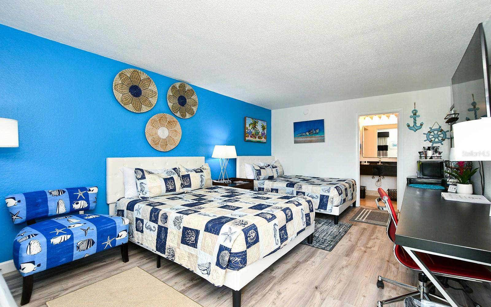 7150 N TAMIAMI TRL #S-614, Sarasota, FL 34243