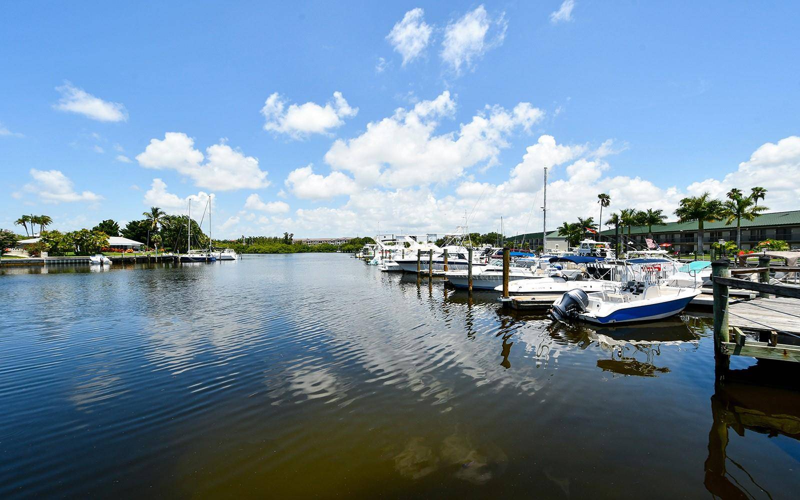 7150 N TAMIAMI TRL #S-614, Sarasota, FL 34243