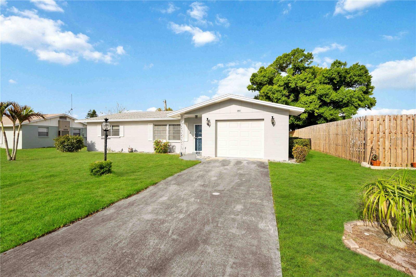 181 SANDHURST DR, Venice, FL 34293