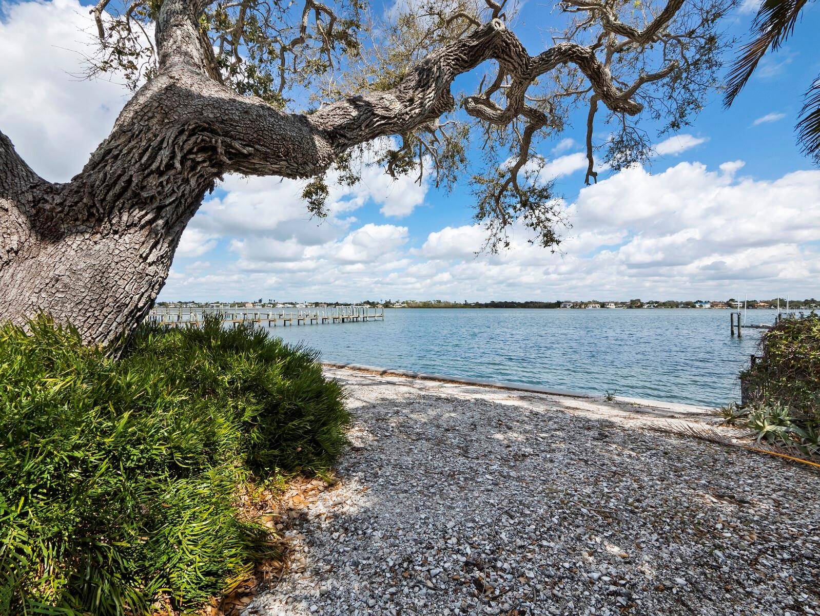 1267 STARBOARD LN, Sarasota, FL 34242