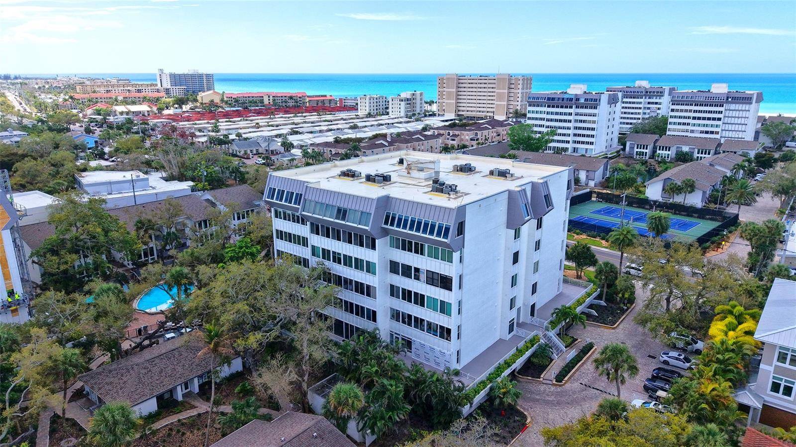 1200 EAST PEPPERTREE LANE #302, Sarasota, FL 34242