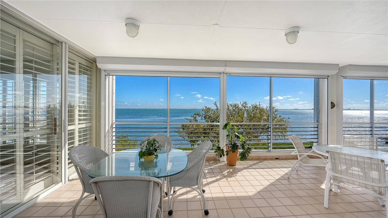 2410 HARBOURSIDE DR #142, Longboat Key, FL 34228