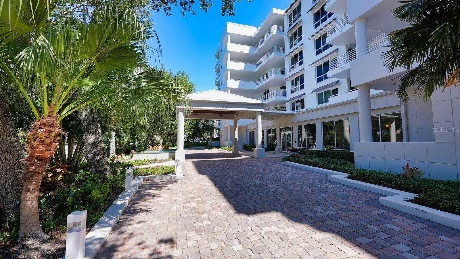 2410 HARBOURSIDE DR #142, Longboat Key, FL 34228