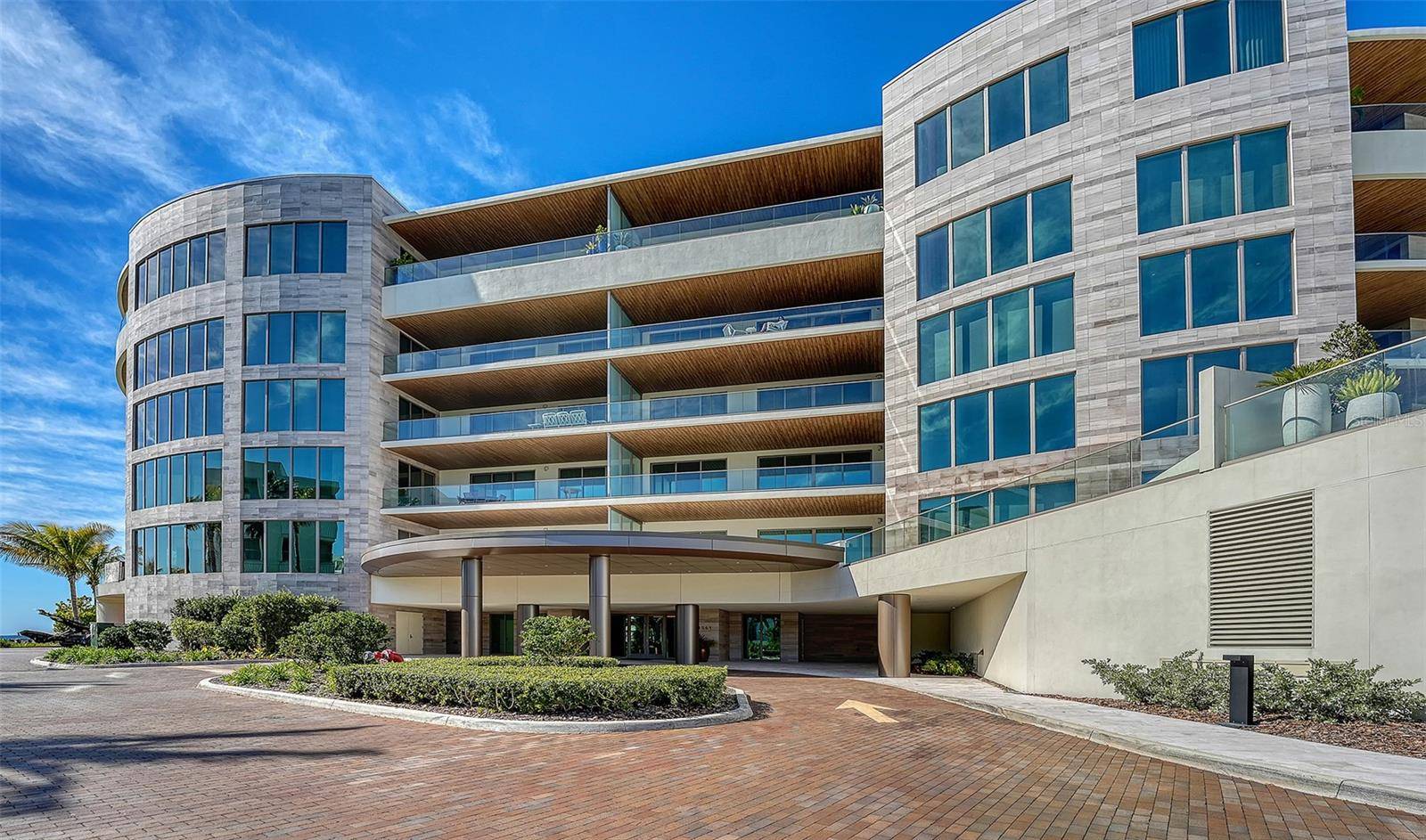 1561 GULF OF MEXICO DR #304, Longboat Key, FL 34228