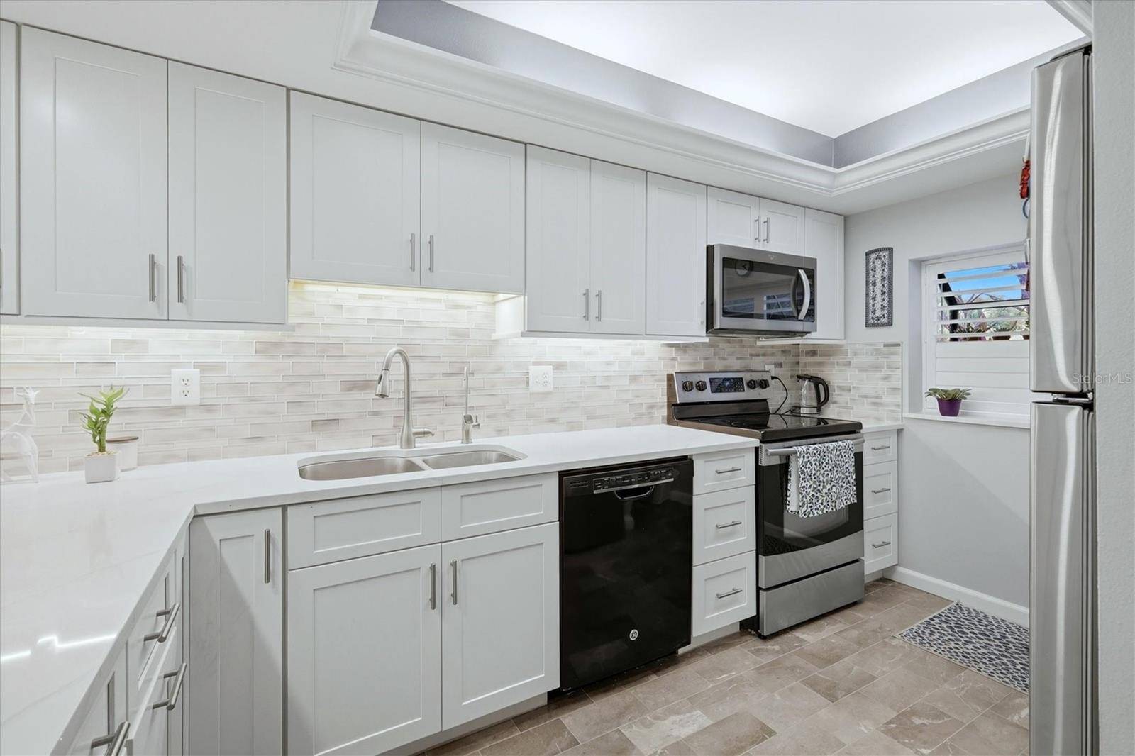 3361 CROSS CREEK DR #3361, Sarasota, FL 34231